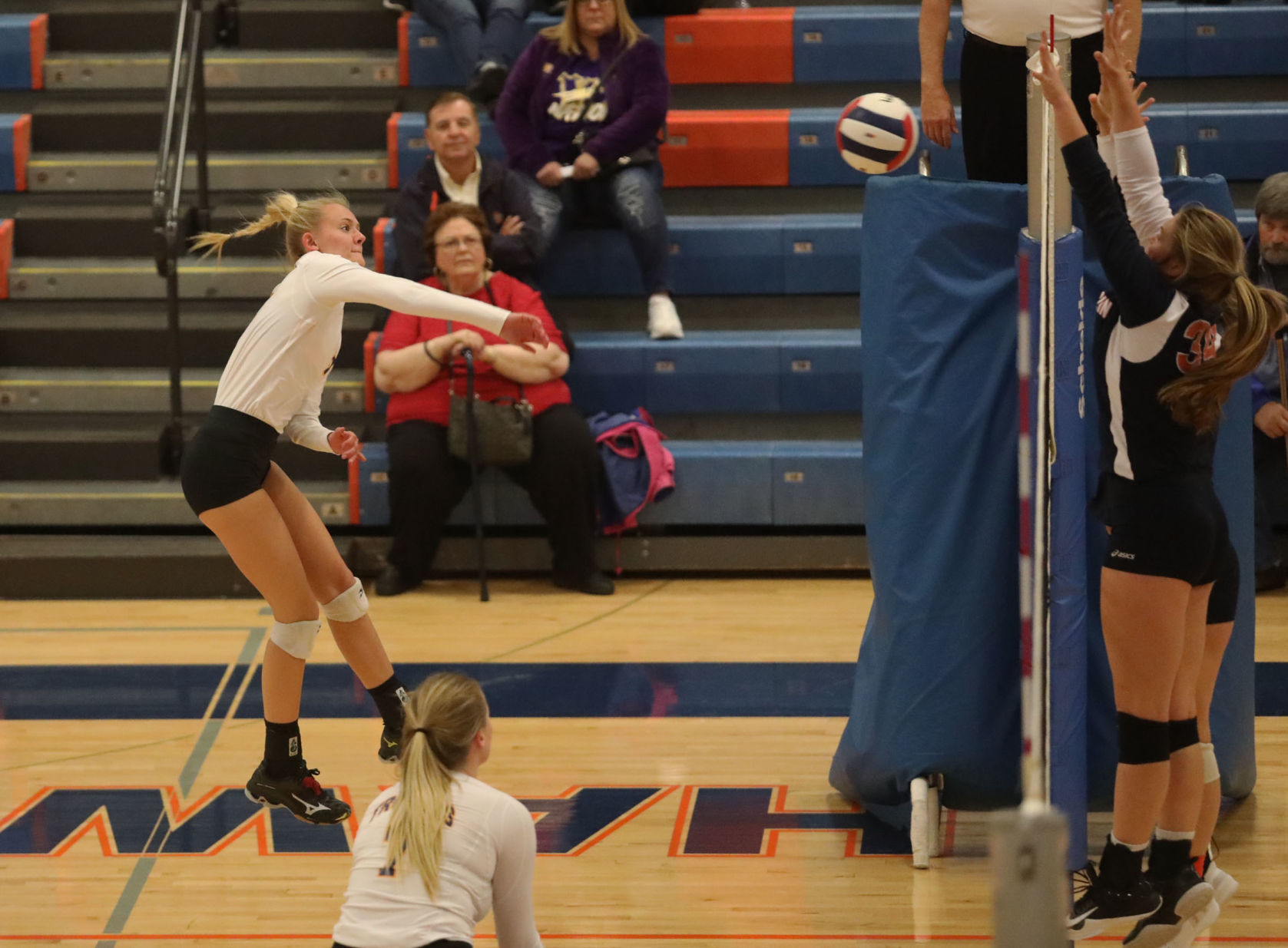 Maroa Forsyth vs New Berlin volleyball 2 10.29.18.jpg